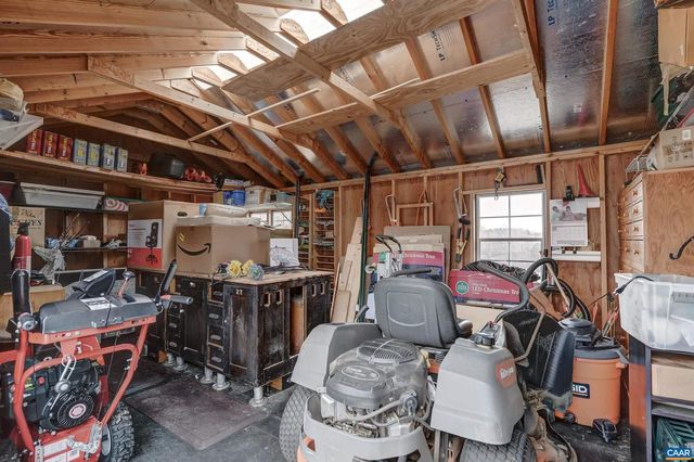 445 BURCHS CREEK RD, Crozet, VA 22932