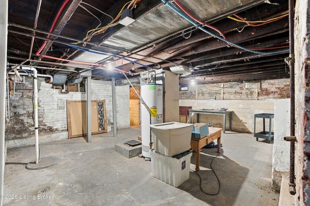 1315 McHenry St, Louisville, KY 40217
