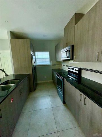 2703 Larkspur Avenue, Edinburg, TX 78541