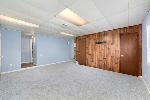 8421 Spring Valley Road, Raytown, MO 64138