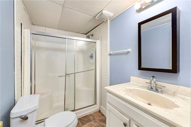 8421 Spring Valley Road, Raytown, MO 64138