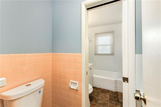 8421 Spring Valley Road, Raytown, MO 64138