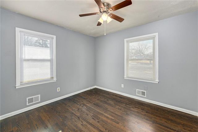 8421 Spring Valley Road, Raytown, MO 64138