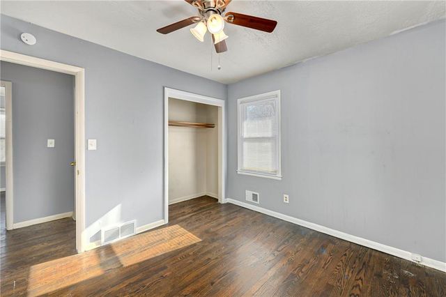 8421 Spring Valley Road, Raytown, MO 64138