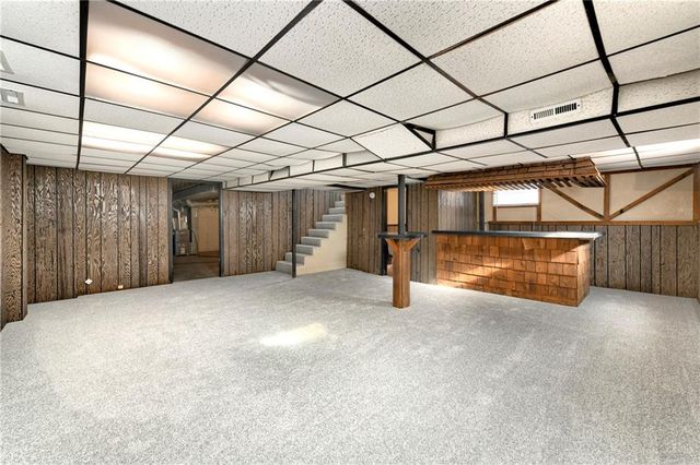 8421 Spring Valley Road, Raytown, MO 64138