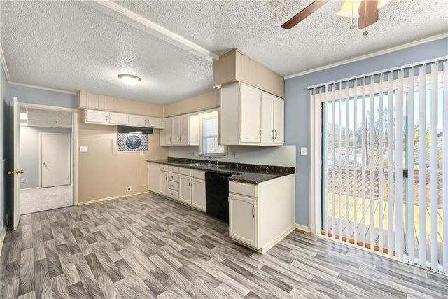 8421 Spring Valley Road, Raytown, MO 64138