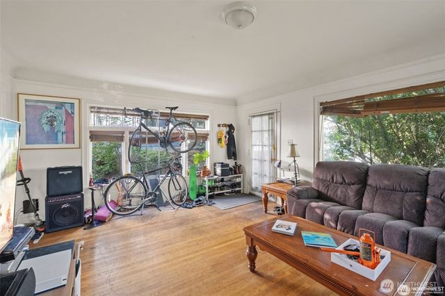341 NE 51st Street, Seattle, WA 98105