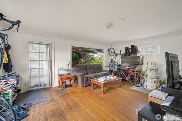341 NE 51st Street, Seattle, WA 98105