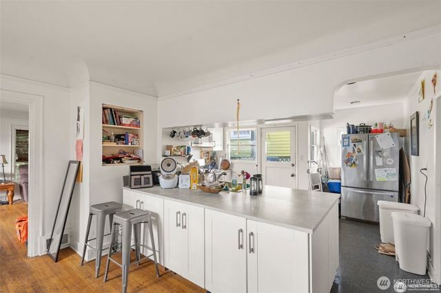 341 NE 51st Street, Seattle, WA 98105