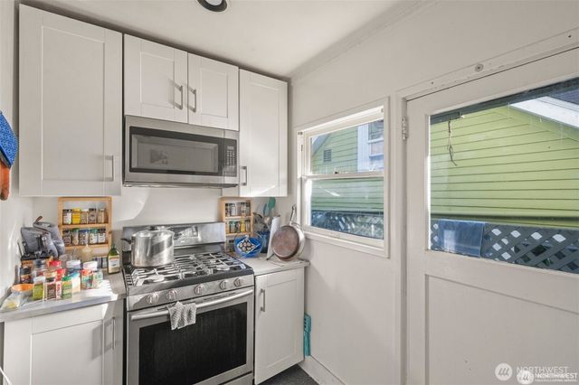 341 NE 51st Street, Seattle, WA 98105