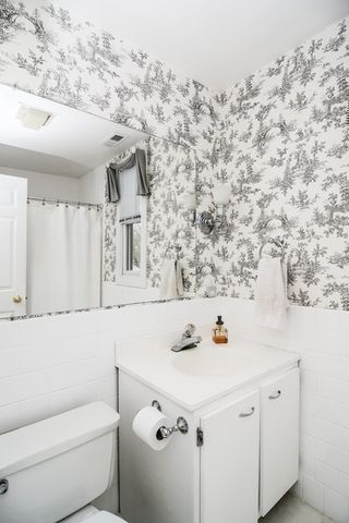 21 Concord Green 8, Concord, MA 01742