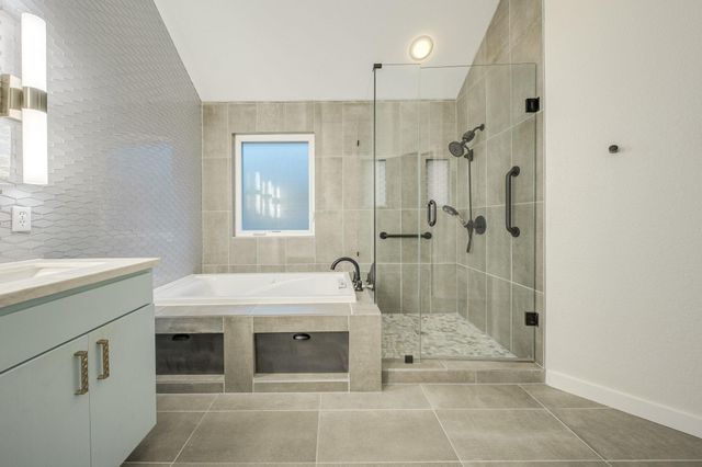 412 Chaparall DR, Leander, TX 78641