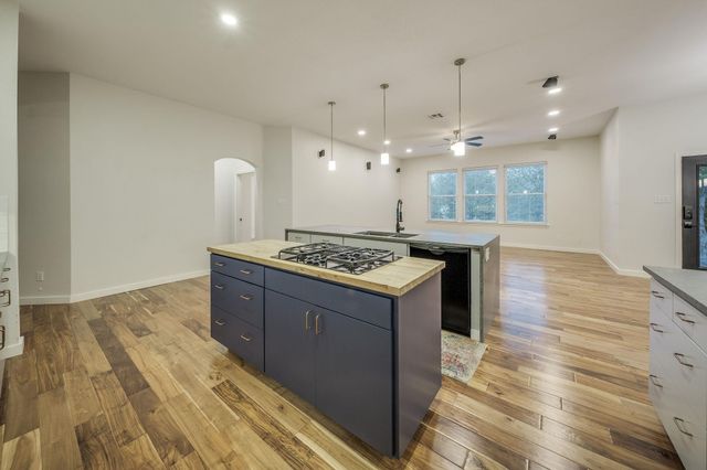 412 Chaparall DR, Leander, TX 78641