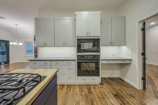 412 Chaparall DR, Leander, TX 78641