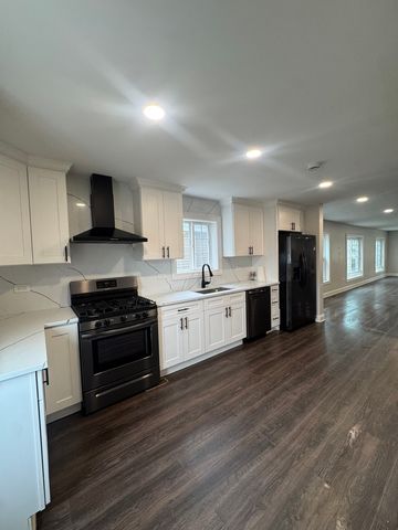 2122 119th Place, Blue Island, IL 60406
