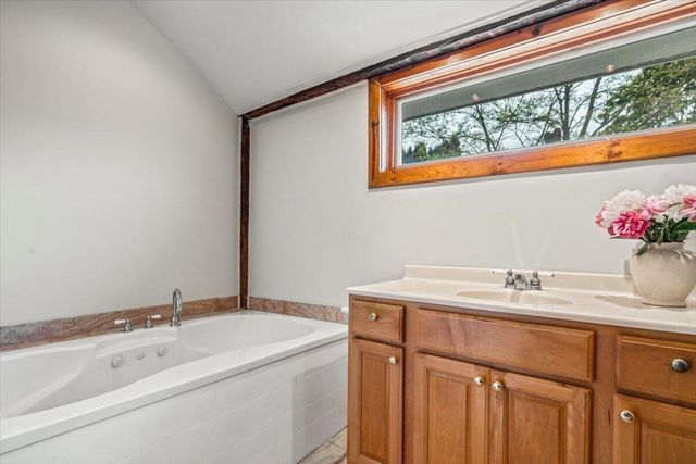 19196 Cleveland Avenue, Galien, MI 49113
