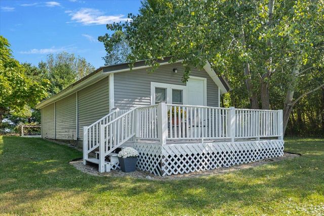 19196 Cleveland Avenue, Galien, MI 49113