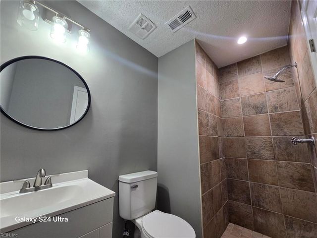 5008 Christian CIR, Virginia Beach, VA 23464