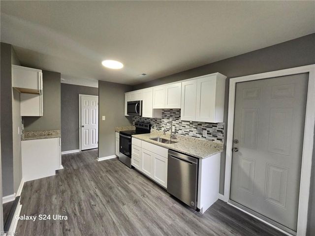 5008 Christian CIR, Virginia Beach, VA 23464
