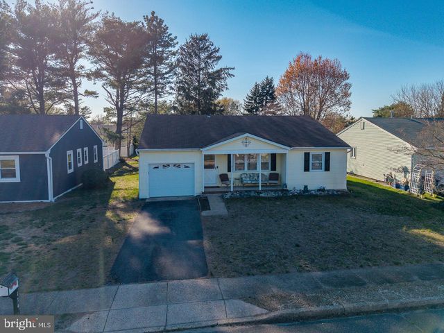 134 GEORGETOWN RD, Toms River, NJ 08757