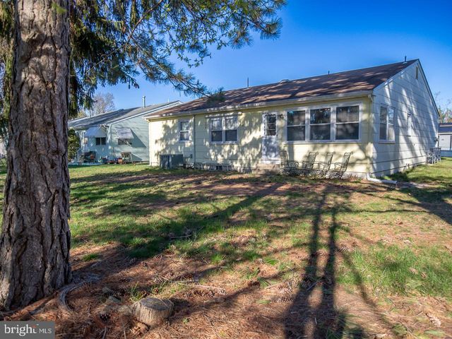 134 GEORGETOWN RD, Toms River, NJ 08757