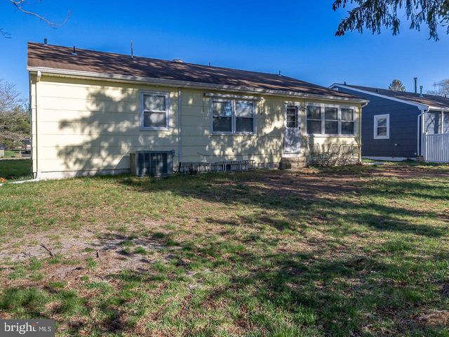134 GEORGETOWN RD, Toms River, NJ 08757