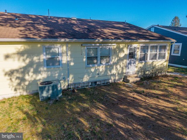 134 GEORGETOWN RD, Toms River, NJ 08757