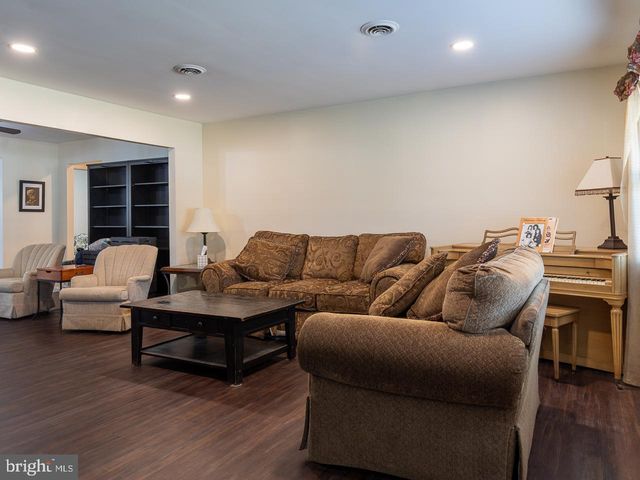 134 GEORGETOWN RD, Toms River, NJ 08757