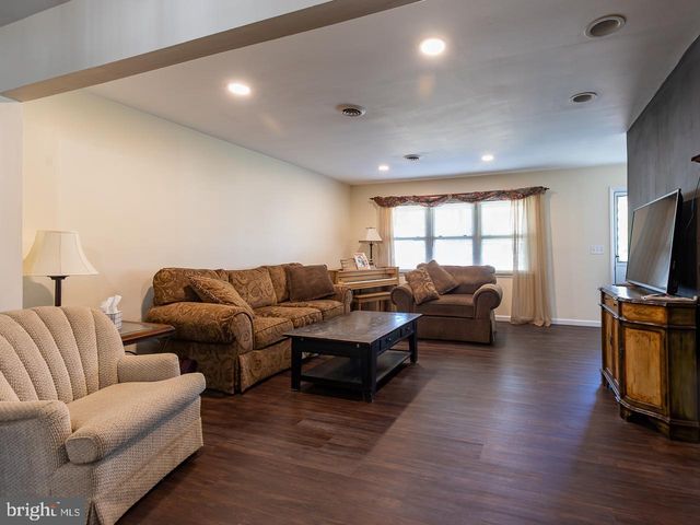 134 GEORGETOWN RD, Toms River, NJ 08757