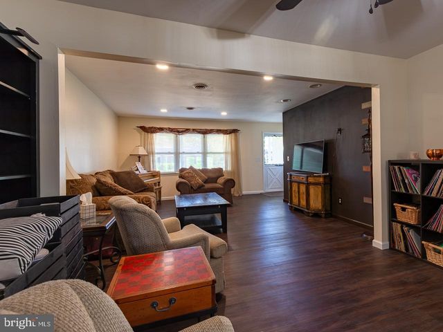134 GEORGETOWN RD, Toms River, NJ 08757