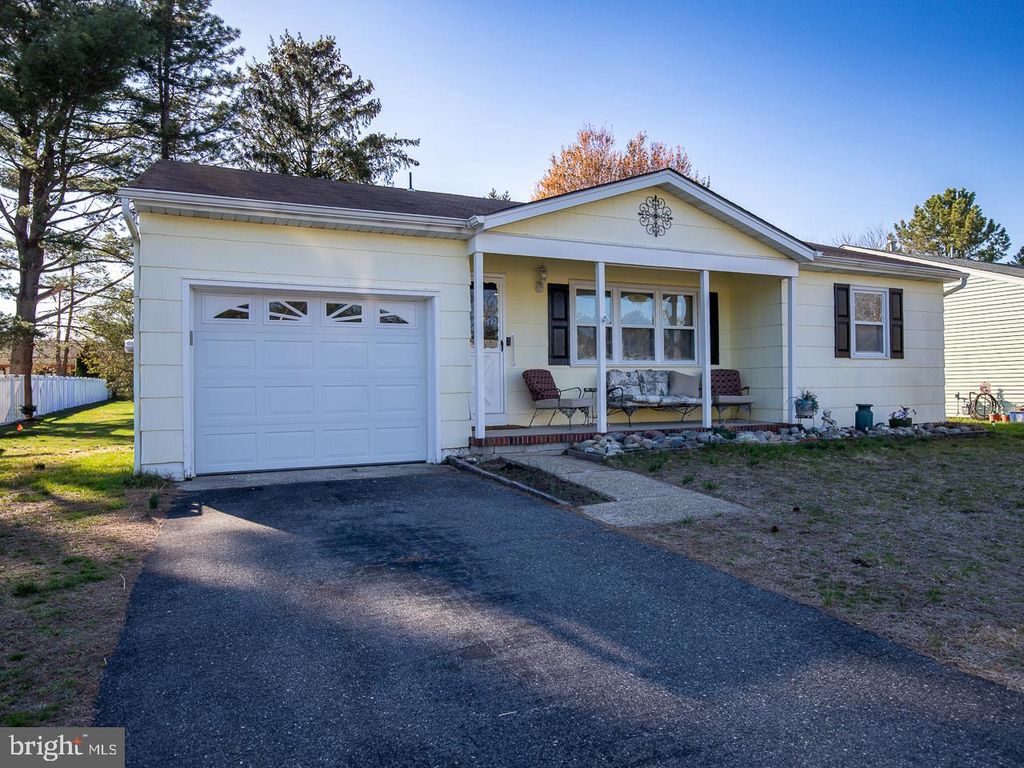 134 GEORGETOWN RD, Toms River, NJ 08757