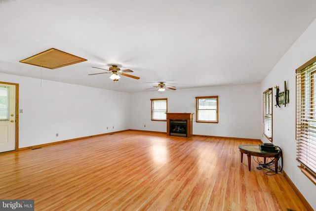 5 PINE LN, North East, MD 21901