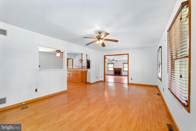 5 PINE LN, North East, MD 21901