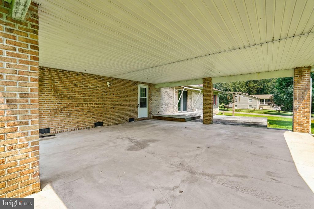 5 PINE LN, North East, MD 21901