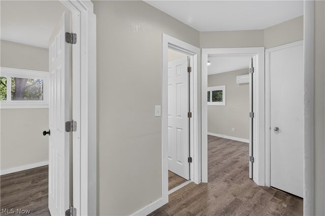 2476 Amberly Drive, Youngstown, OH 44511