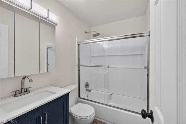2476 Amberly Drive, Youngstown, OH 44511