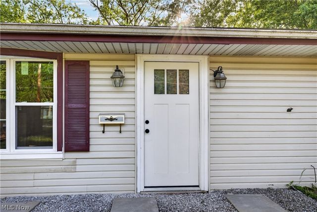 2476 Amberly Drive, Youngstown, OH 44511