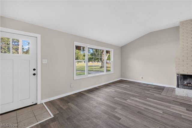 2476 Amberly Drive, Youngstown, OH 44511