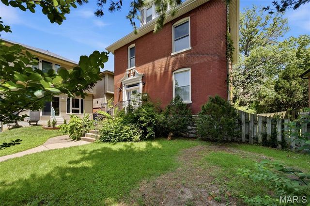 2010 Forest Avenue, St Louis, MO 63139