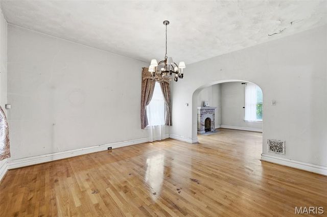2010 Forest Avenue, St Louis, MO 63139