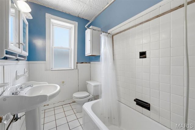 2010 Forest Avenue, St Louis, MO 63139