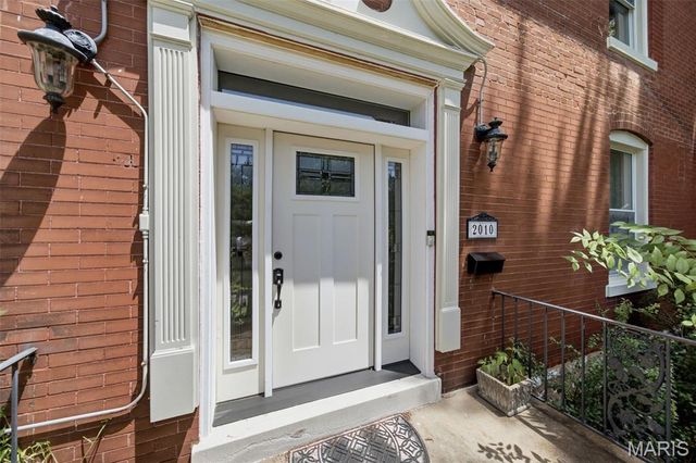 2010 Forest Avenue, St Louis, MO 63139