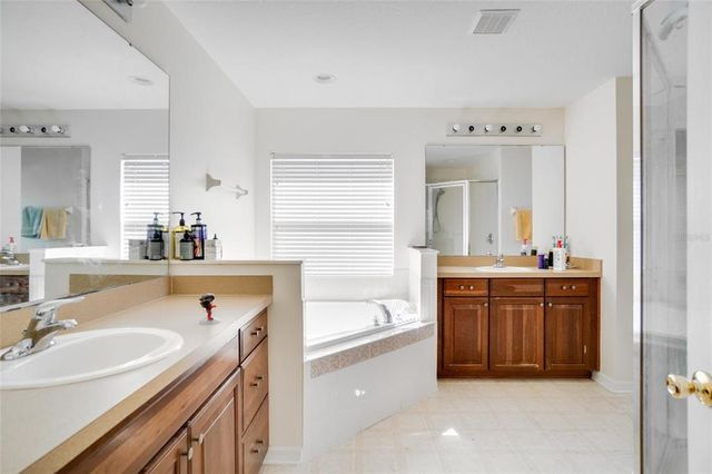 2518 HOLLY PINE CIRCLE, Orlando, FL 32820