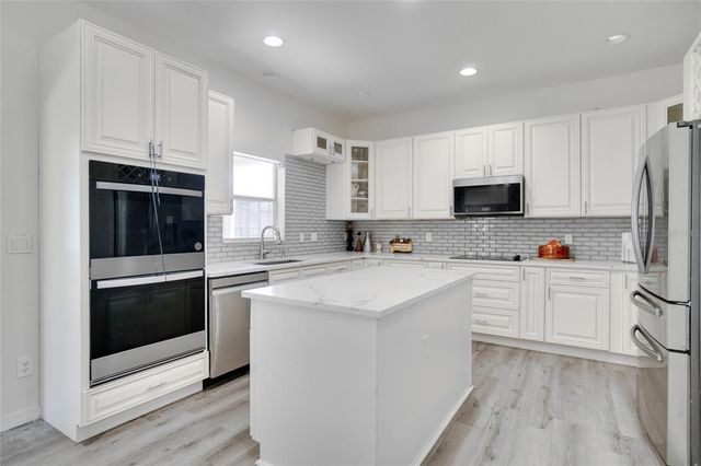 2518 HOLLY PINE CIRCLE, Orlando, FL 32820