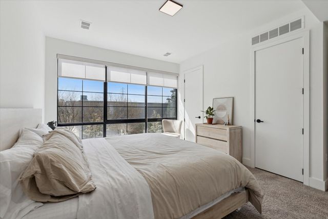 533 E Harrison 3, Royal Oak City, MI 48067