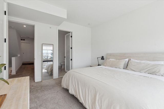 533 E Harrison 3, Royal Oak City, MI 48067