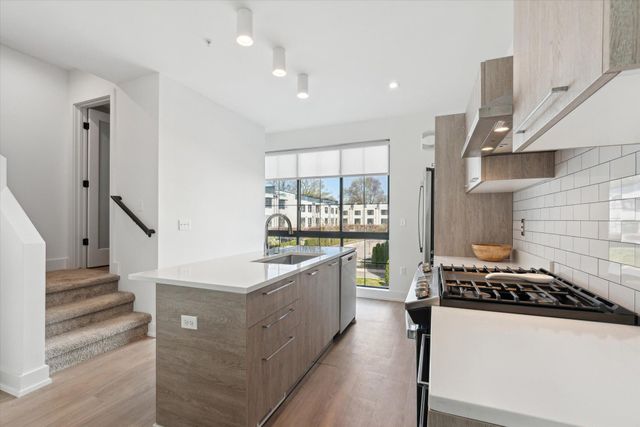 533 E Harrison 3, Royal Oak City, MI 48067