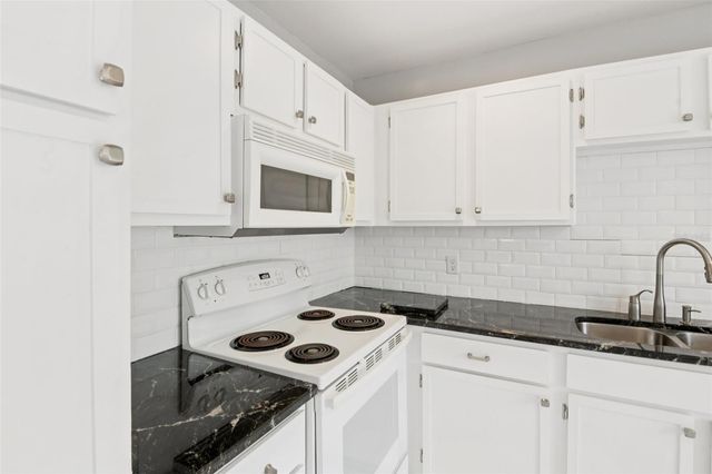 2064 SUNSET POINT ROAD 71, Clearwater, FL 33765