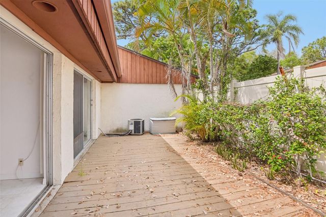 2064 SUNSET POINT ROAD 71, Clearwater, FL 33765