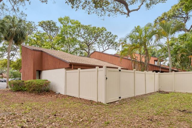 2064 SUNSET POINT ROAD 71, Clearwater, FL 33765